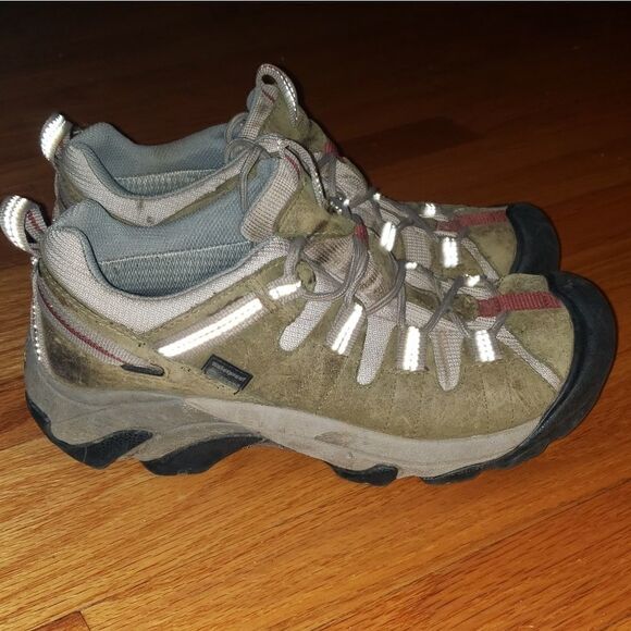 Keen hiking Sneakers  - Picture 1 of 10
